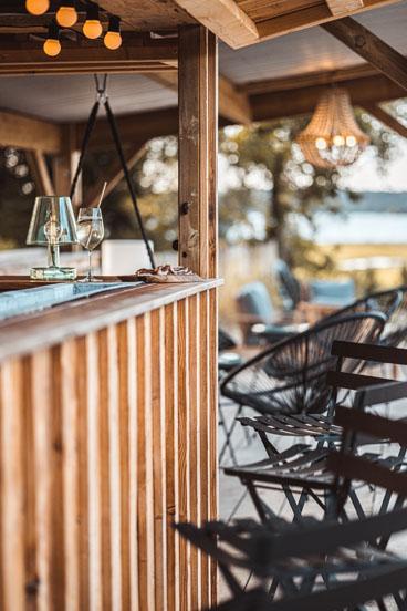 Dans les landes se cache un ravissant bar à champagne ouvert de juin à septembre