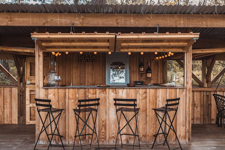 hidden in the landes, there’s a charming champagne bar open from june to september